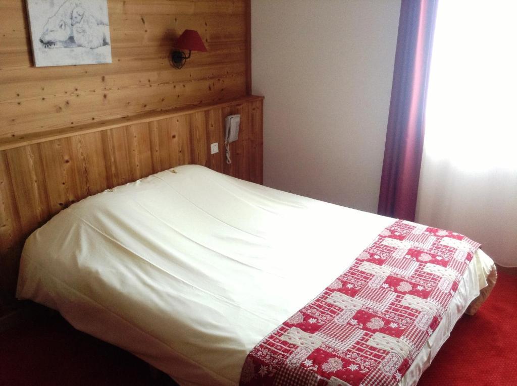 Hotel Logis Le Pont De Champ Beaucroissant Habitación foto